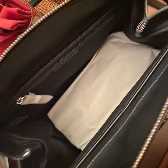 New Calvin Klein Beautiful Medium  Handbag - Picture 6 of 9